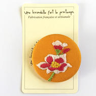 Badge brodé fleurs